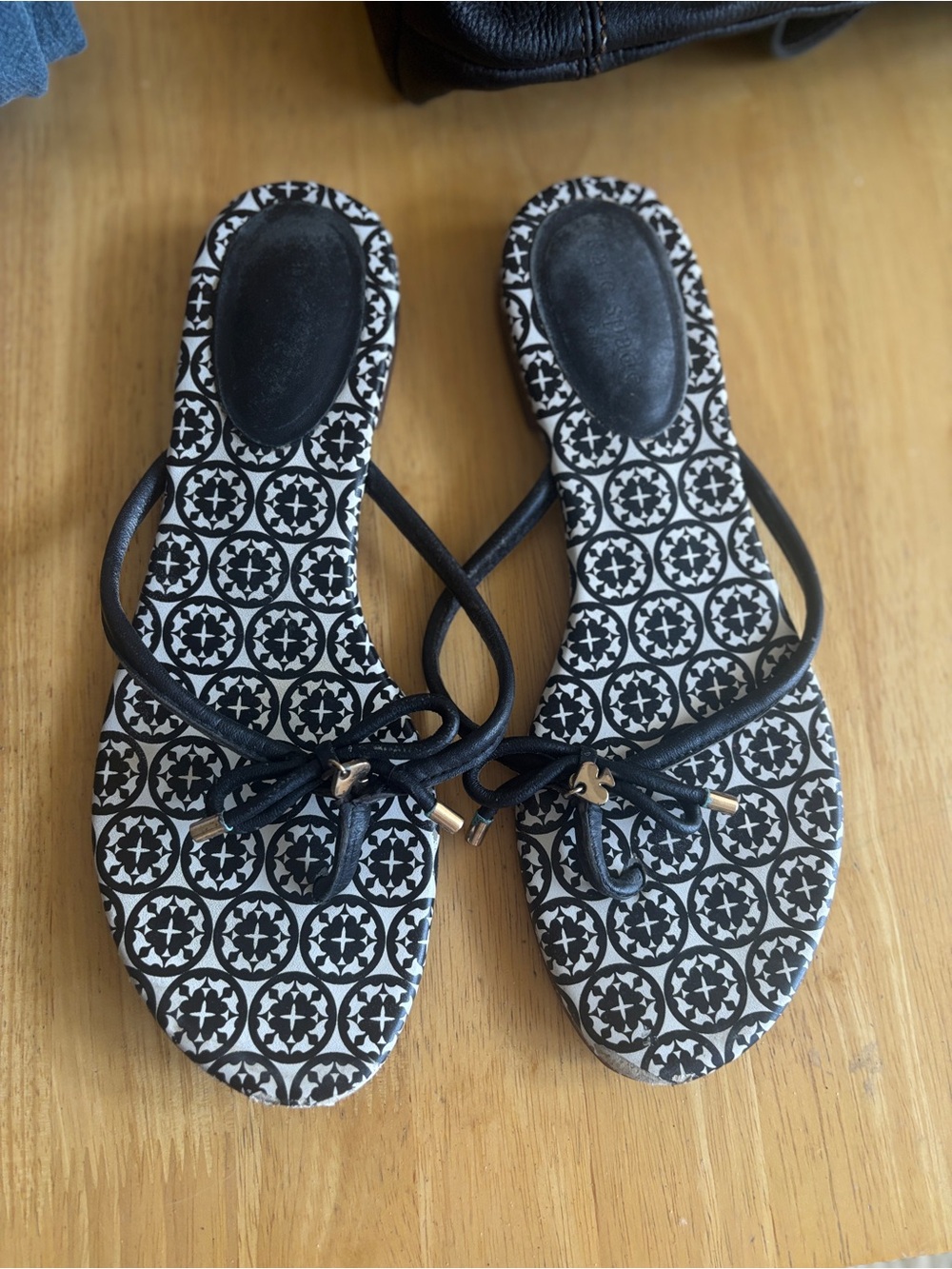 Kate Spade Flip Flops Sandals Size 8.5